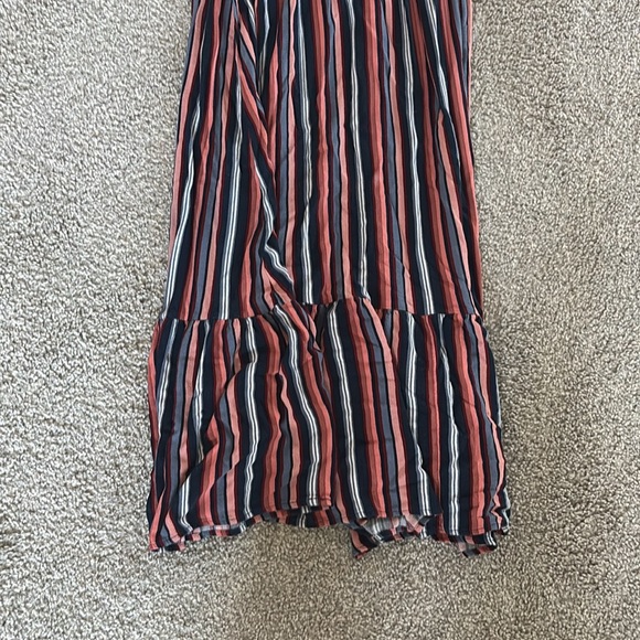 Universal Threads Midi Dress - Picture 4 of 8